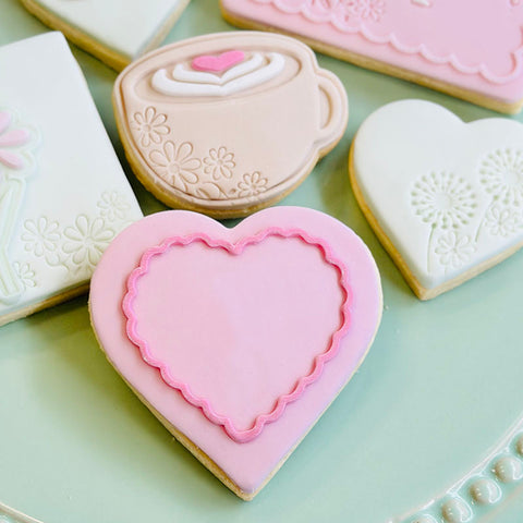 Raised Cookie Embosser - Scalloped Heart Border