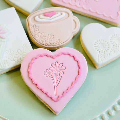 Raised Cookie Embosser - Scalloped Heart Border