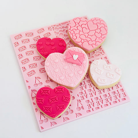 Multi Pattern Plate - LOVE details